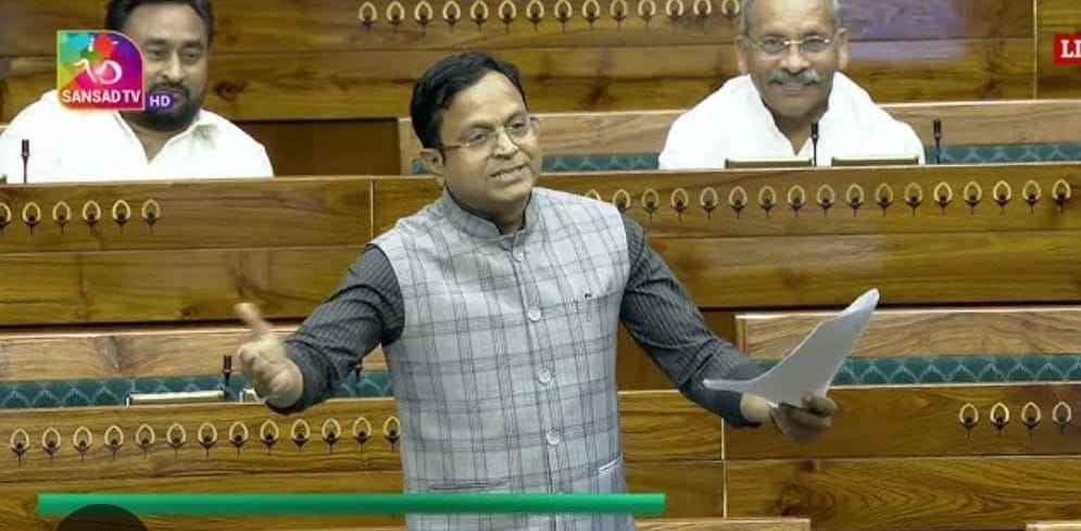 संसद में की यह मांग, भदोही सांसद का हो रहा बड़ा नाम...